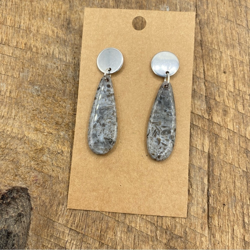 Hanging Teardrop Gray Flaked Jasper Studded Back Earrings